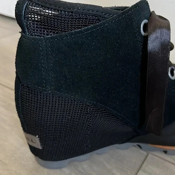 NWOT SOREL Leather Joanie Mesh Wedge Booties, Size 9 - Picture 10 of 11